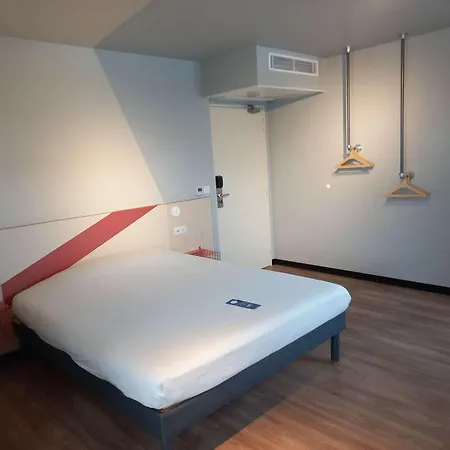 Ibis Budget Massy Hotel
