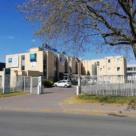 Ibis Budget Massy Hotel