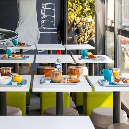 Hotel Ibis Budget Massy