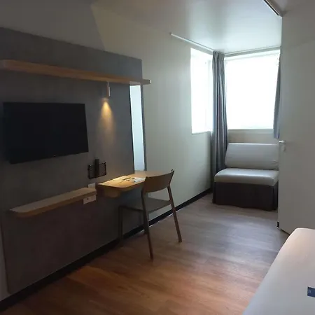 Ibis Budget Massy Отель