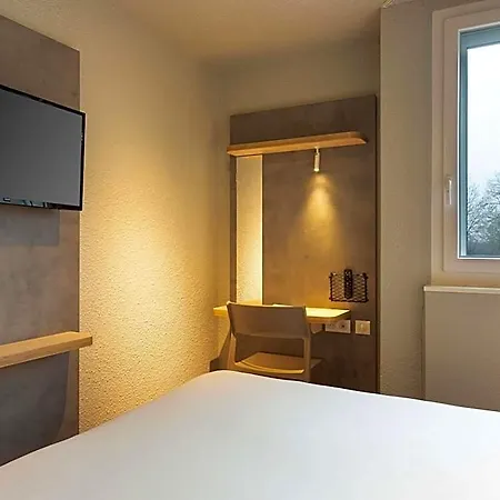 Ibis Budget Massy Renove 2024 فندق